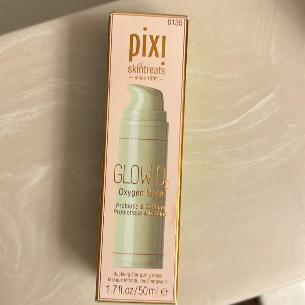 New in box- sealed Pixi GLOW-O2